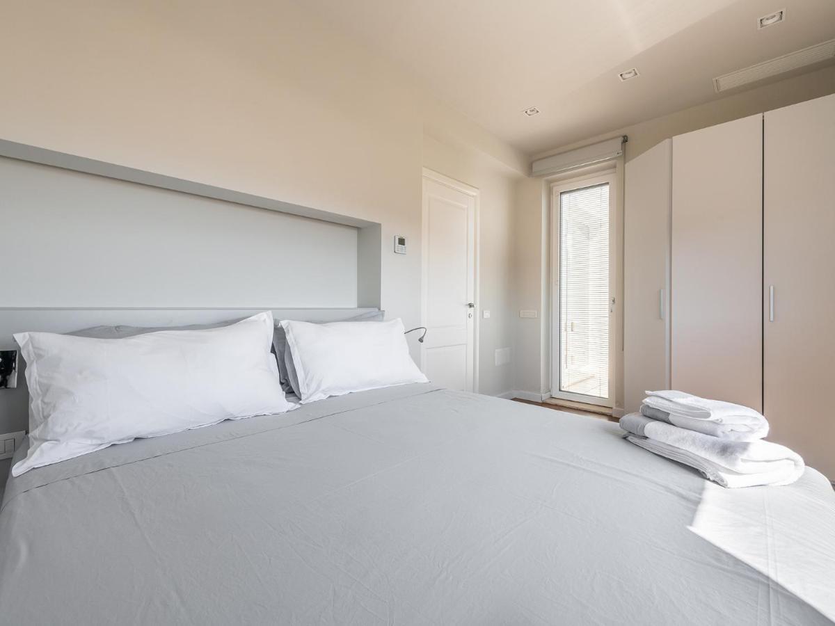 Penthouse Center Apartment Cagliari Exterior foto