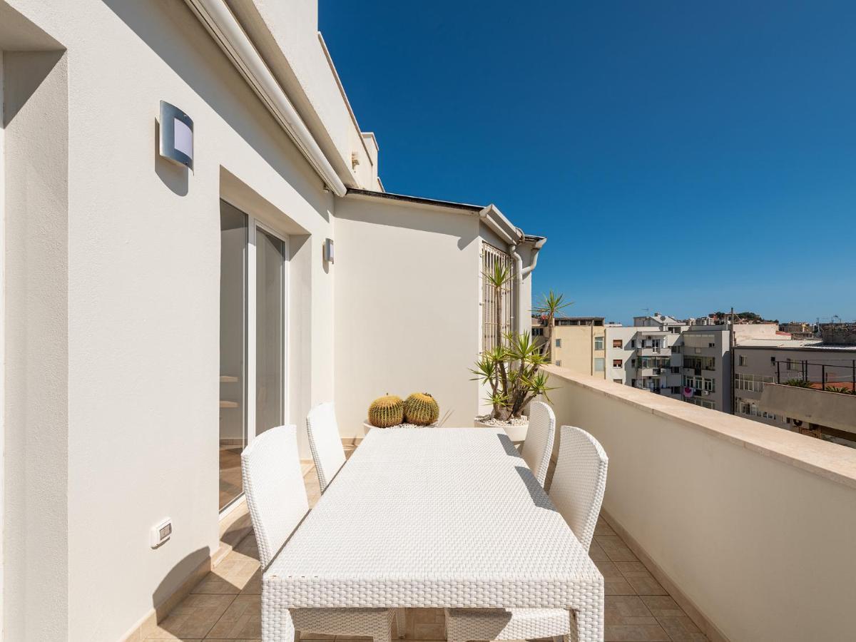 Penthouse Center Apartment Cagliari Exterior foto